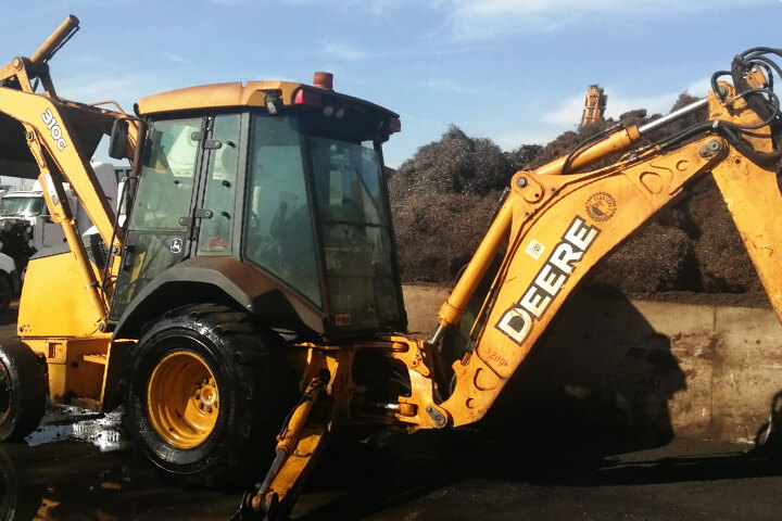 imagen lavado de maquinaria de construccion